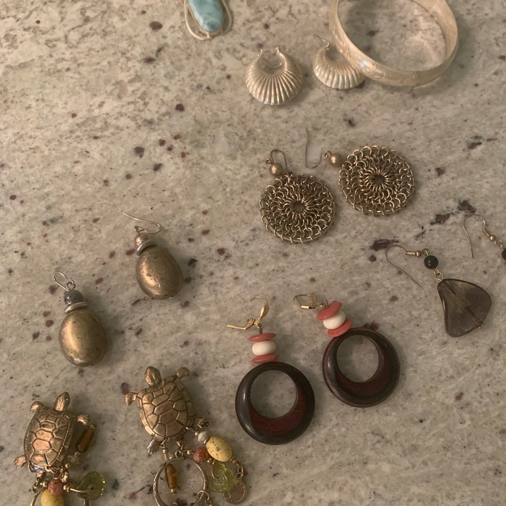 6 pair of earrings, a silver clasp bangle, silver & turquoise necklace slide